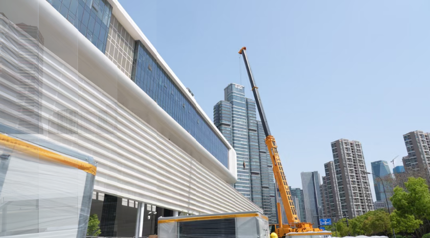 How tough is blind hoisting at height? XCA350G8‑1: Execute invisible ...